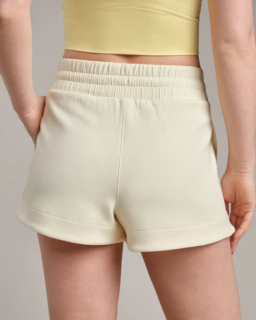 Rhone - Women's DreamGlow™ Short