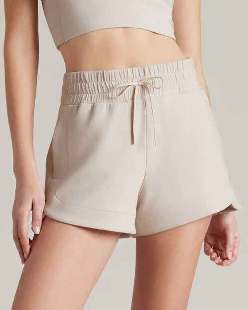 Rhone - Women's DreamGlow™ Short