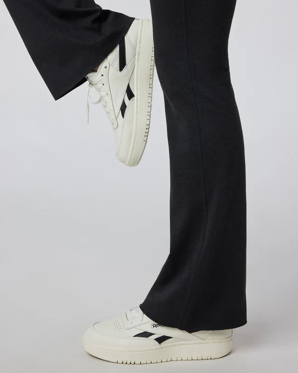 Vuori - Halo Slim Flare Pant