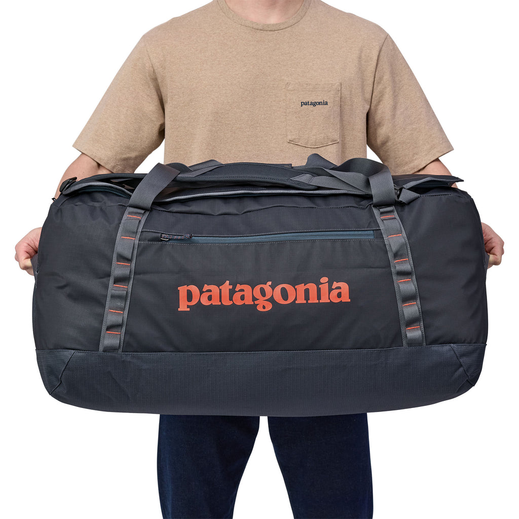 パタゴニア　patagonia Black Hole Duffel 100L Amazon.com | Patagonia Black Hole Duffel 100L | Travel Duffels