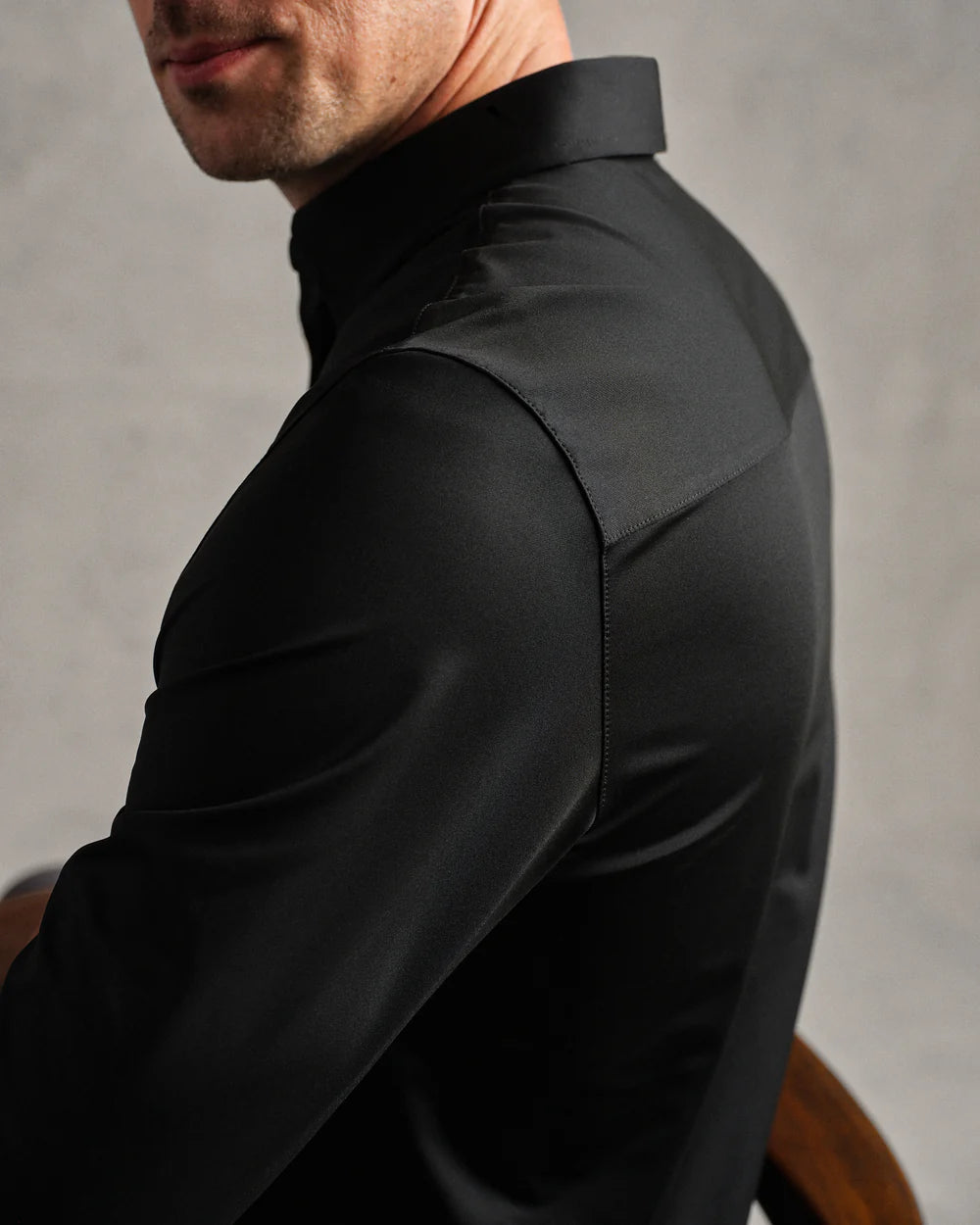 Rhone - Commuter® Shirt - Classic Fit in Black Oxford