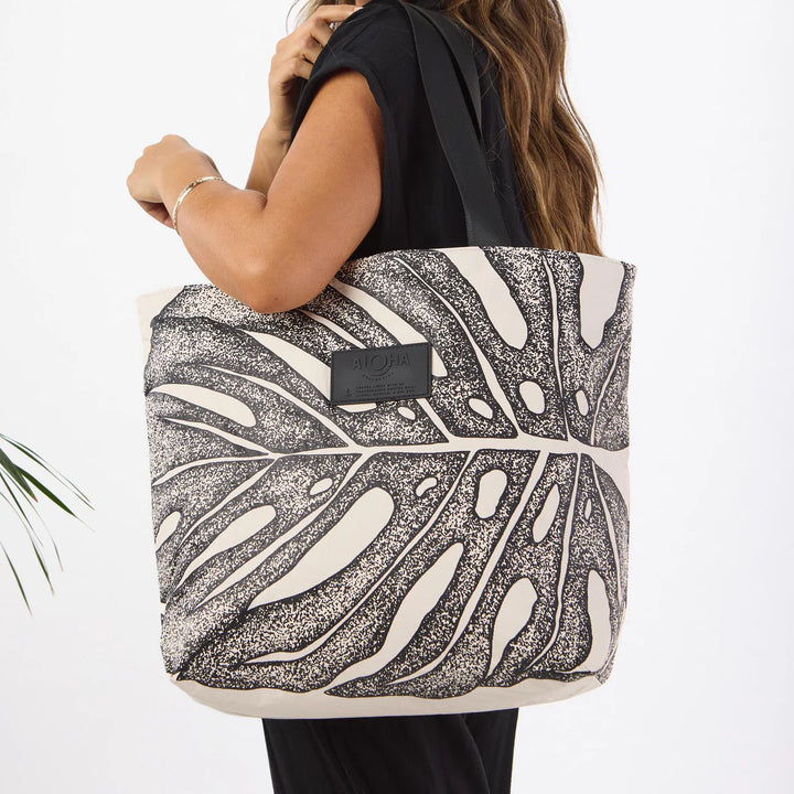 ALOHA: Deliciosa Day Tripper in Black / Sandstone