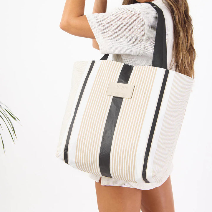 ALOHA:Lineup Day Tripper in Latte