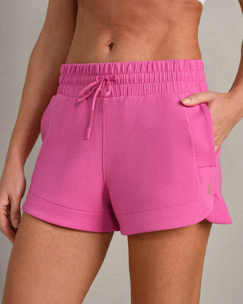 Rhone - Women's DreamGlow™ Short  3"