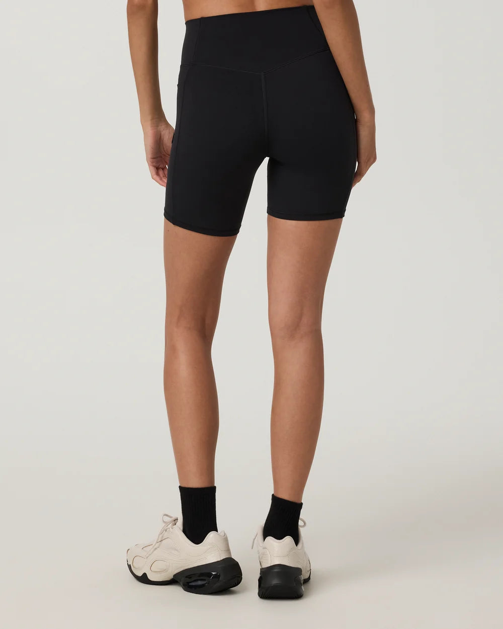 Vuori - Vuori AllTheForm™ Pocket Short 6"