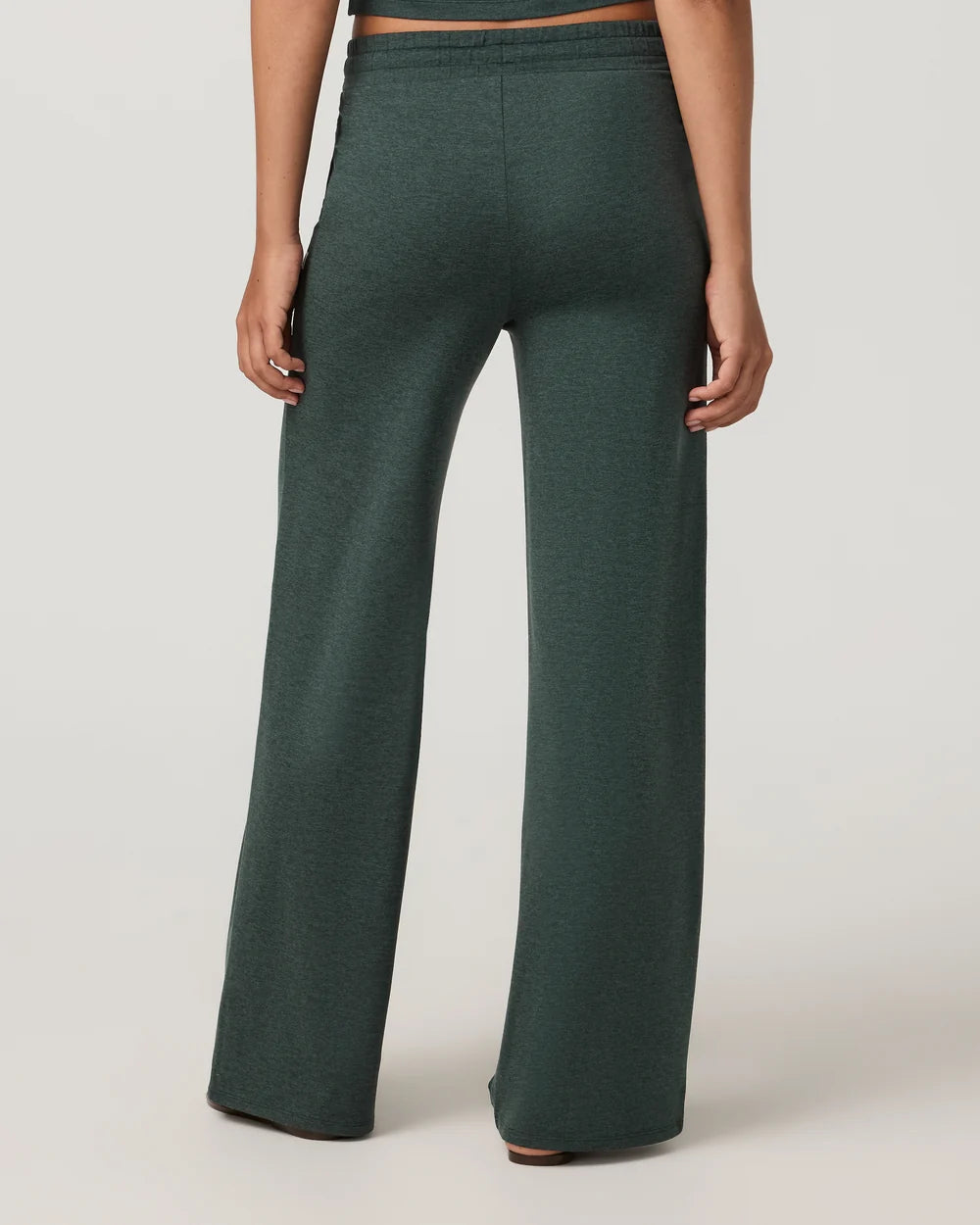 Vuori - Halo Essential Wideleg Pant